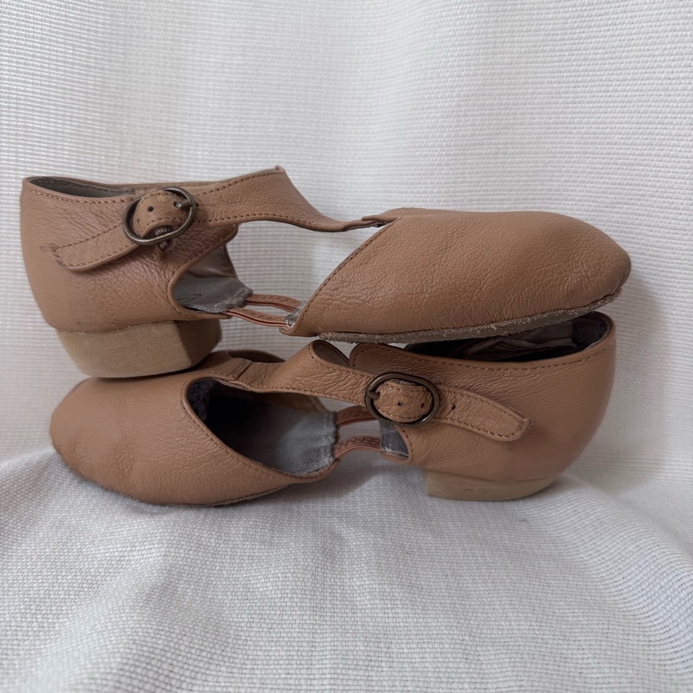 Revolution Dancewear Grecian Sandal Tan Jazz Shoe T Strap Size 5 - Picture 5 of 9